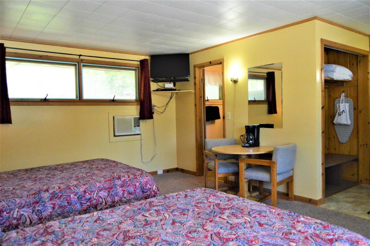Baileys Sunset Motel Бейлис-Харбор Экстерьер фото