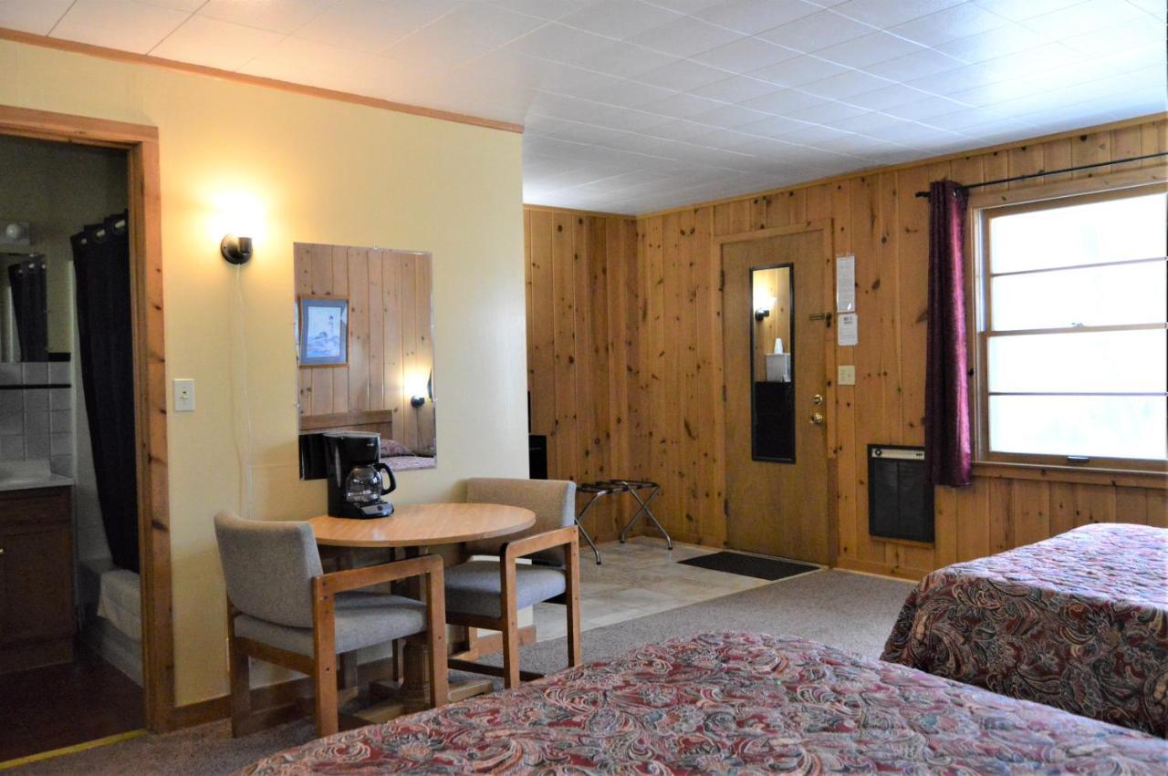 Baileys Sunset Motel Бейлис-Харбор Экстерьер фото